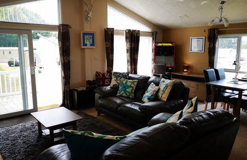 Dawlish Warren Ski Chalet | Trevellian - Modern Boutique spacious scenic lodge - Beach & Pool Resort