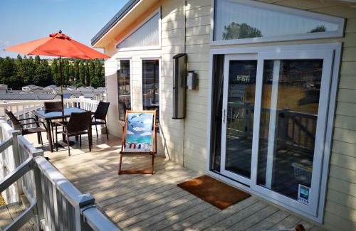 Dawlish Warren House | Trevellian - Spacious Scenic Lodge - Tranquil Retreat