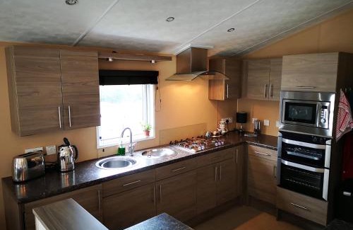 Dawlish Warren House | Trevellian - Spacious Scenic Lodge - Tranquil Retreat