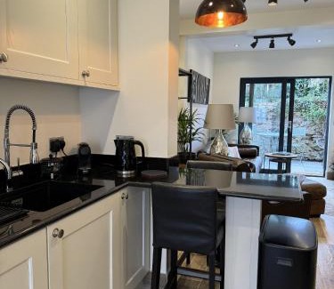 Holywood House | Trevor Street