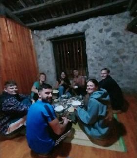 Trung Khanh House | Triệu hoan homestay nhà sàn cổ