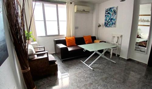 Triana Apartment | Triana, Lovely Flat+Pool