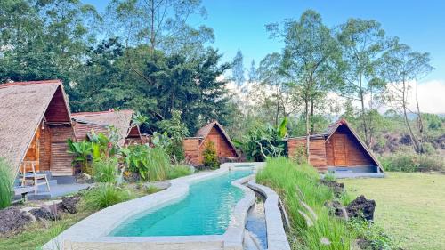 Toya Bungkah House | Triangular house and hot spring