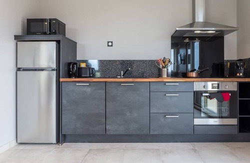Saint-Come-de-Fresne Apartment | Tribord, apartment with terrace and sea view, parking