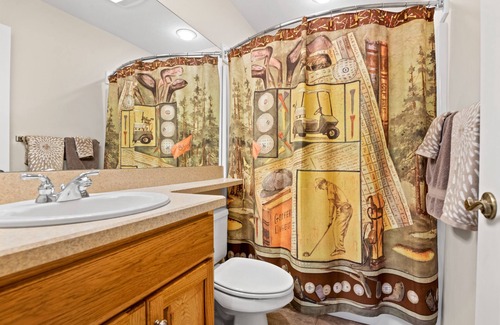 Lake Harmony House | "Tricky Tee" within Split Rock Resort, Hot Tub, Pool Table, WIFI