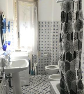 Rapallo Apartment | Trilocale con posto auto privato a 5 minuti a piedi dalla spiaggia