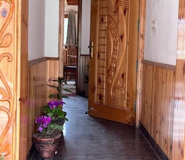Jagatsukh Bed & Breakfast | Trimurti B&B
