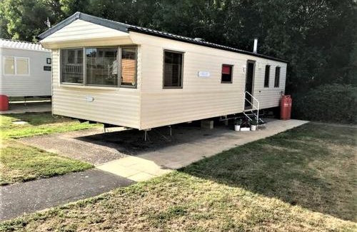 Bembridge Resort | "Trinity" at Whitecliff Bay Isle of Wight- Yarborough View 4