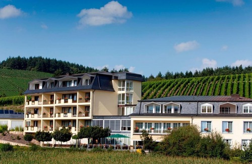 Eitelsbach House | Triple Room Shower/WC - Hotel-Weingut Weis