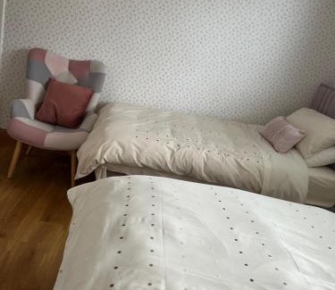 Clara House | Triple Room with Private Bathroom at Caroline's Guest House, River Street, Clara