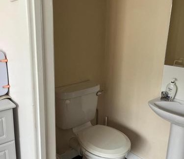 Clara House | Triple Room with Private Bathroom at Caroline's Guest House, River Street, Clara