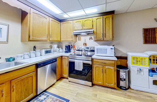 Chestertown Condo | Tripp Pond Retreat, Unit E | Condo in Warrensburg