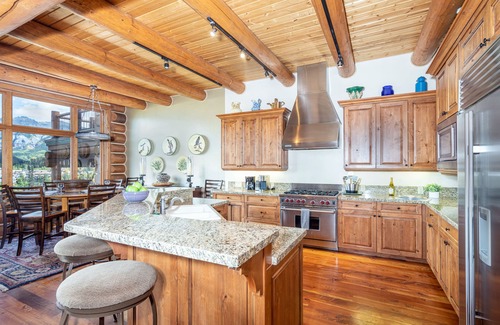 Mountain Village House | TRISTANT 115- Luxury Townhome, Mountain Village, Easy Ski Access, Gym & Hot Tub