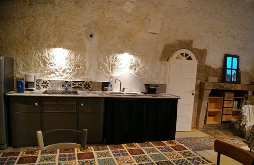Amboise Cottage | Troglodyte artist's house at the foot of Château d'Amboise