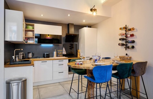 Collioure Apartment | Troglodyte Jacuzzi in the City Centre, nearby the beach, Patio, A/C, WiFi