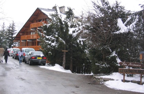 Meribel Apartment | Trois Vallées Meribel - Grand Appartement Avec Soleil, Balcon et vue Montagne