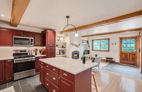Historic District Condo | Trollhagen 5