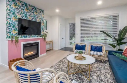 Northwest Edmonton House | Tropical | 3 Bed Home | Close to Downtown