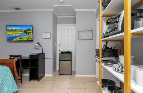 Harbordale Apartment | Tropical Breeze Apartments unit 5