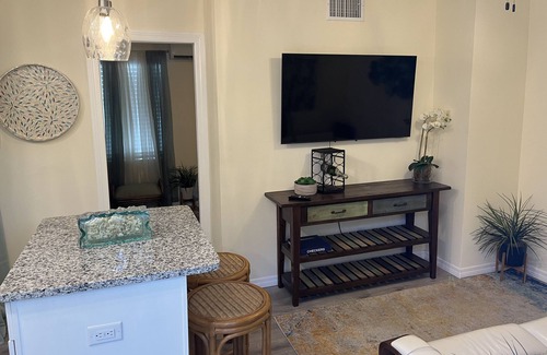 Historic Kenwood Cottage | Tropical Cottage Oasis W/ secluded patio minutes from downtown!