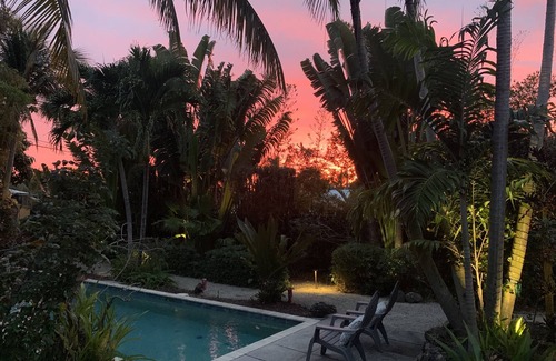 Delray Beach House | Tropical Escape - Pet Friendly - Modern Amenities - Old Florida Charm