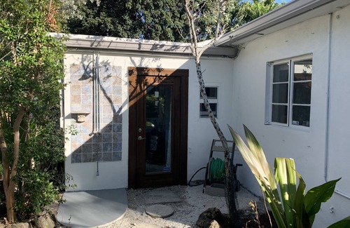 Delray Beach House | Tropical Escape - Pet Friendly - Modern Amenities - Old Florida Charm