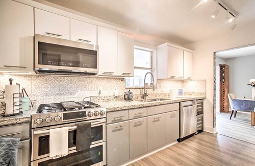 Oakland Park House | Tropical Home w/Outdoor Oasis: 2 Mi to Beach