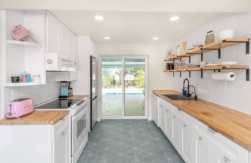 Redington Shores House | Tropical house at the beach, on a barrier island!