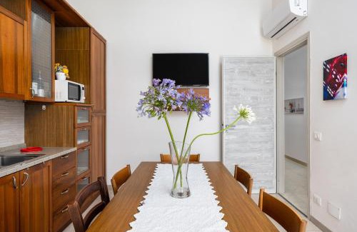 Salemi Apartment | tropical loft