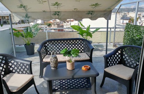 Volos City Centre Apartment | Tropical Loft with View