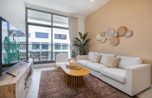 Nad Al Sheba Apartment | Tropical Oasis apartment in Meydan by Suiteable