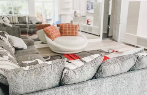 Parkland Apartment | Tropical Oasis in The highly sought after Parkland FL 13 miles from the BEACH