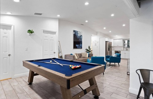 Oakland Park House | Tropical Oasis RetreatI Luxe Pool + Arcade Getaway