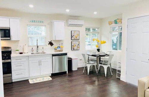 North Pacific Beach Apartment | Tropical Paradise Condo with WiFi+ AC!