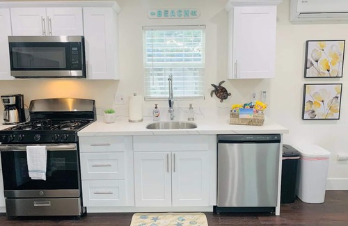 North Pacific Beach Apartment | Tropical Paradise Condo with WiFi+ AC!
