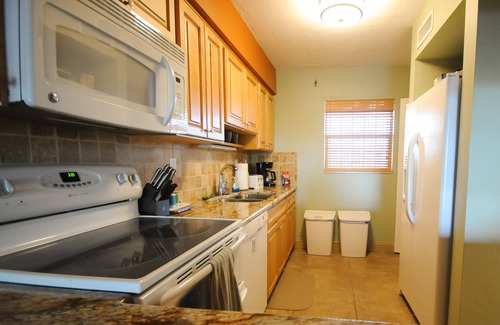 Marco Island Condo | Tropical Paradise Awaits!Summer is over.Book your November & December Vacations!