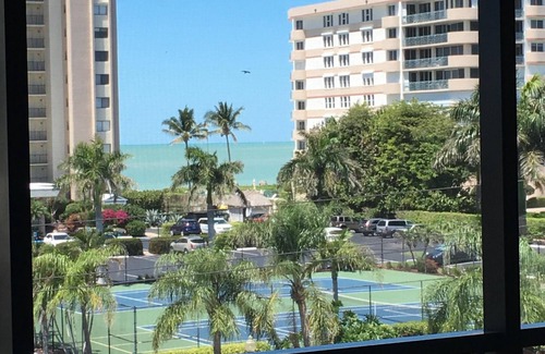 Marco Island Condo | Tropical Paradise Awaits!Summer is over.Book your November & December Vacations!