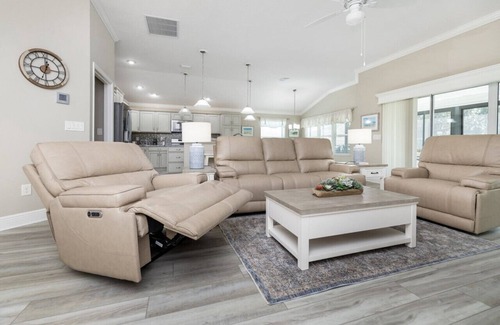 Wildwood Apartment | Tropical Private Fenney Escape