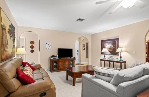 Port Charlotte House | Tropical Sunset for 8!