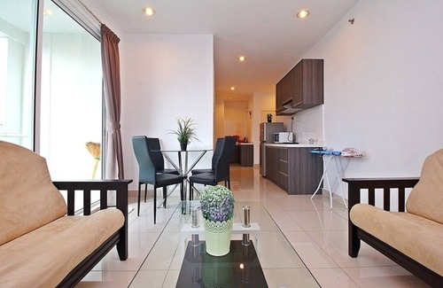 Downtown George Town Apartment | Tropical Vacation Stay with Seaview