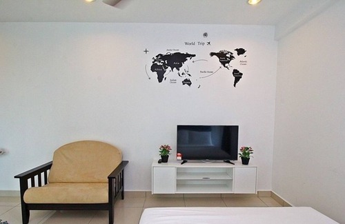 Downtown George Town Apartment | Tropical Vacation Stay with Seaview