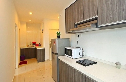 Downtown George Town Apartment | Tropical Vacation Stay with Seaview