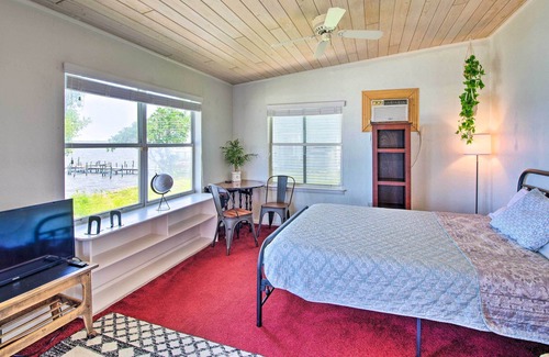Tropic Villa | Tropical Villa: Screened Porch & Water View!