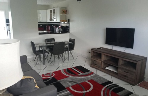 Downtown Nassau House | Tropics Paradise Condo