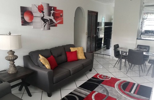 Downtown Nassau House | Tropics Paradise Condo