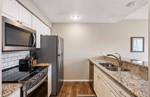 Harbor Springs Condo | Trout Creek Bunk House 28-Charming 3-bdrm/loft condo in Harbor Springs