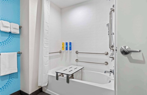 Aloha Hotel | Tru By Hilton Aloha Beaverton
