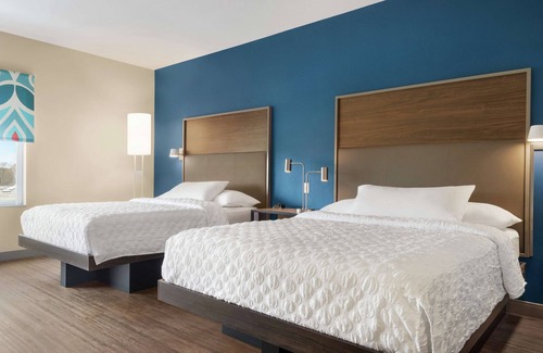 Waukesha Hotel | Tru By Hilton Milwaukee Brookfield