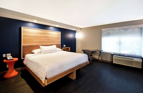Sterling Heights Hotel | Tru by Hilton Sterling Heights Detroit