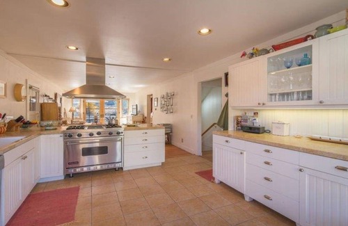 Downtown House | Truckee River Cottage